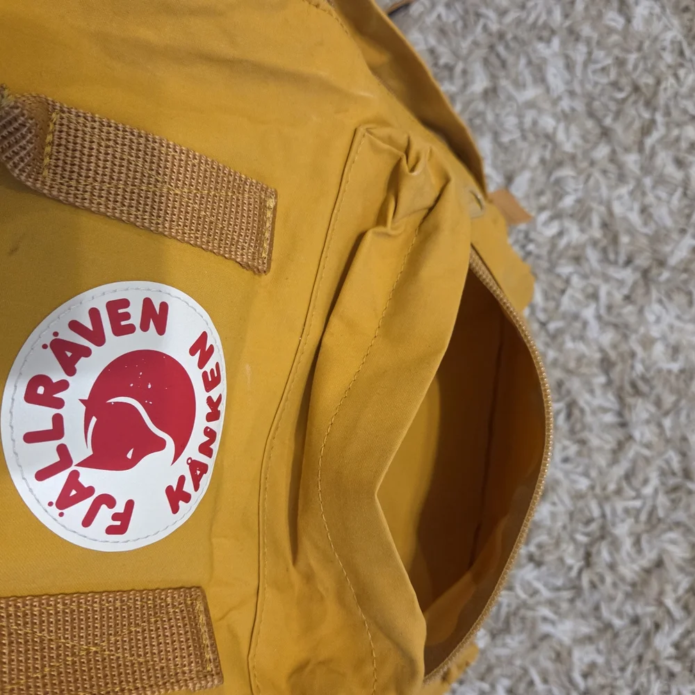 Fjallraven Kånken Backpack in Mustard Yellow‎